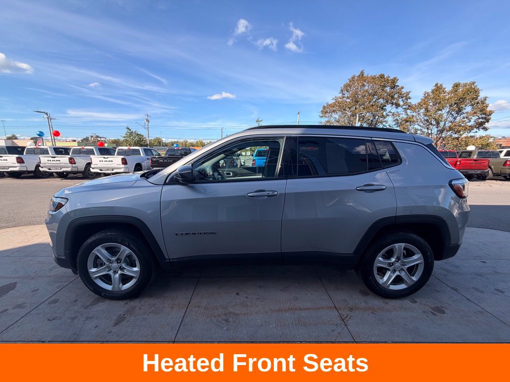 Used 2023 Jeep Compass Latitude w/ Convenience Group AWD/4WD image 10