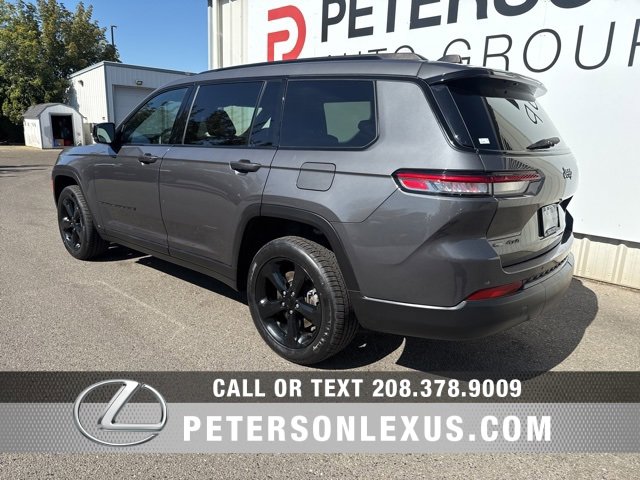 Used 2023 Jeep Grand Cherokee L Laredo image 5