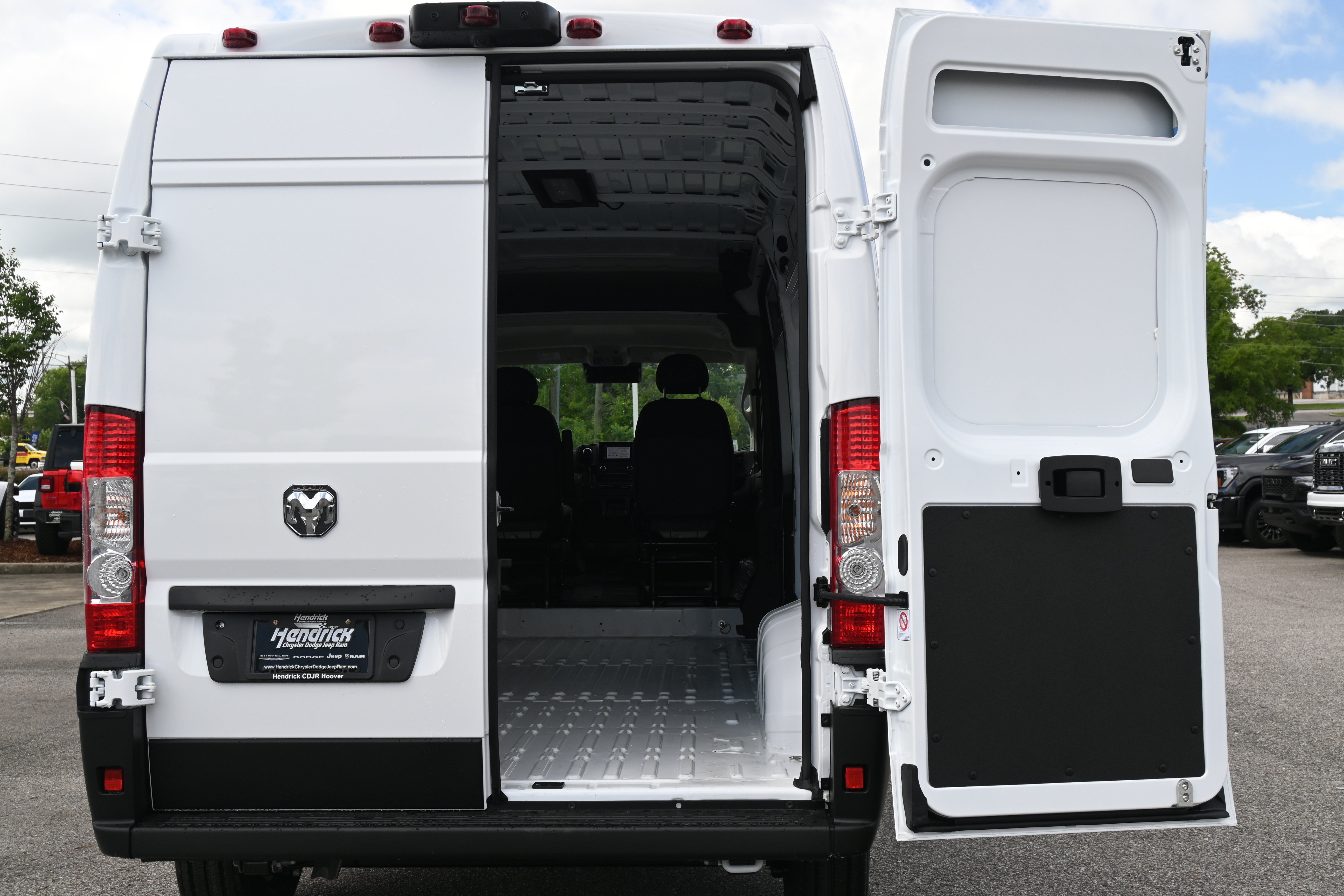 New 2026 RAM ProMaster 2500 w/ Convenience Group FWD image 27