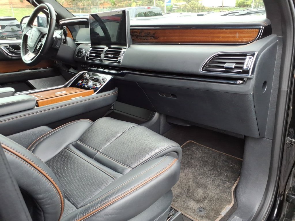 Certified 2023 Lincoln Navigator L Black Label AWD/4WD image 7