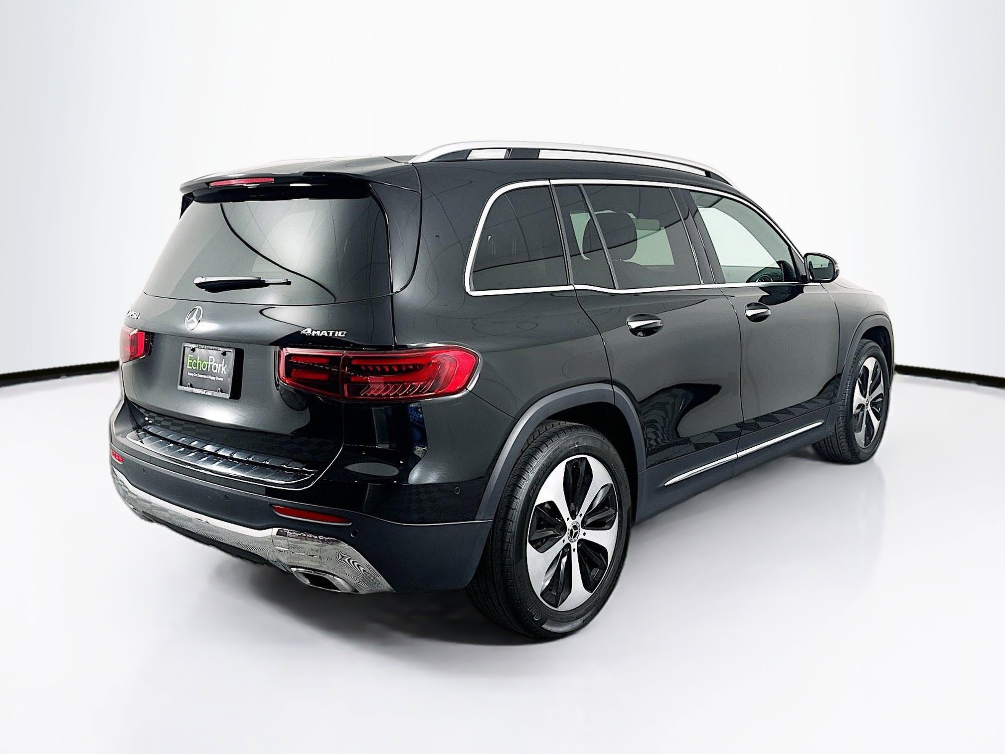 Used 2025 Mercedes-Benz GLB 250 4MATIC image 9