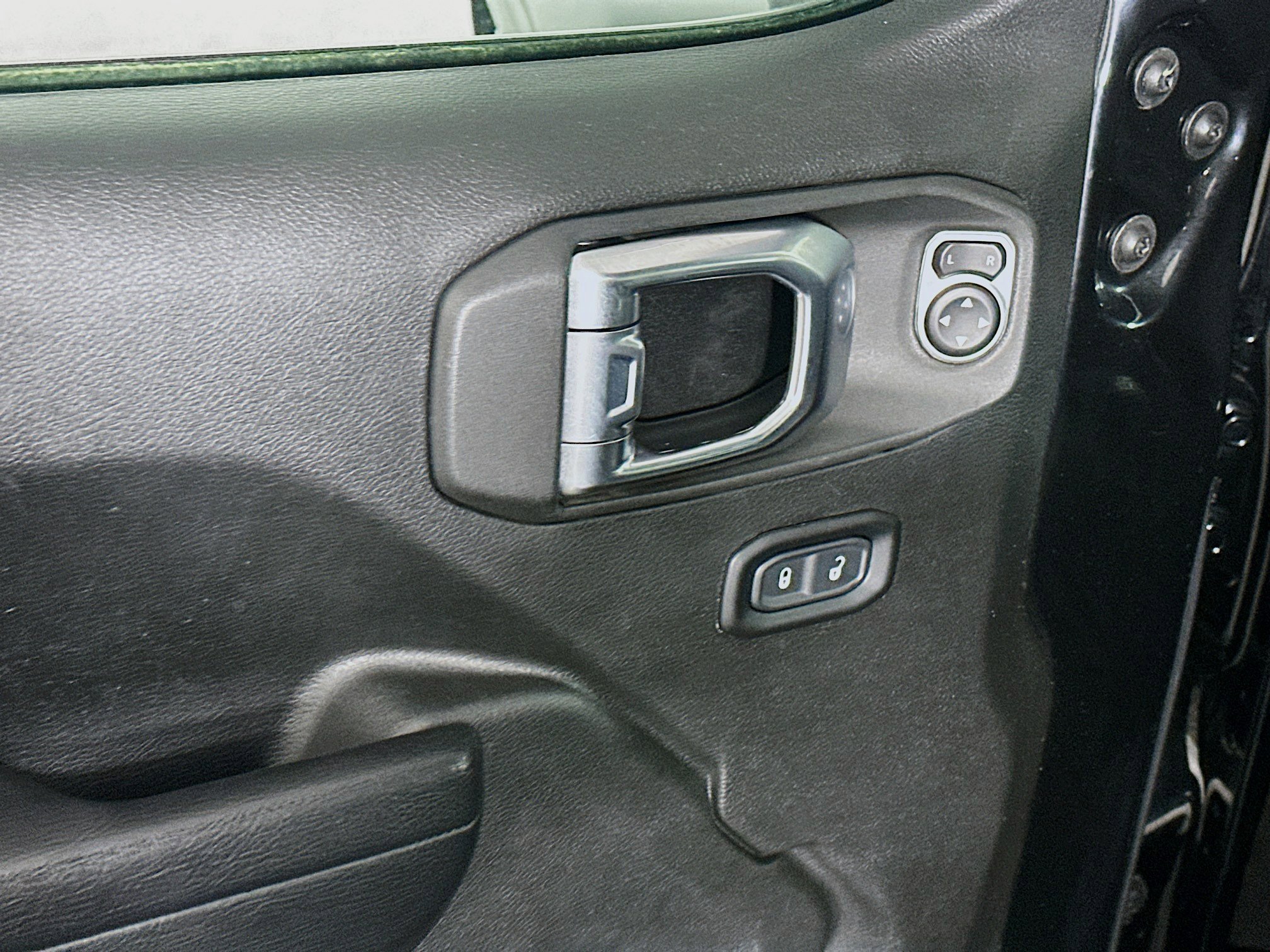 Used 2023 Jeep Wrangler Unlimited w/ Convenience Group image 15