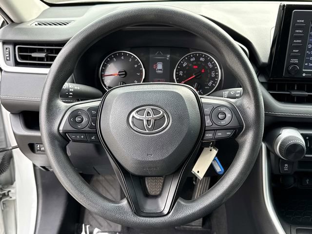 Used 2022 Toyota RAV4 LE image 18