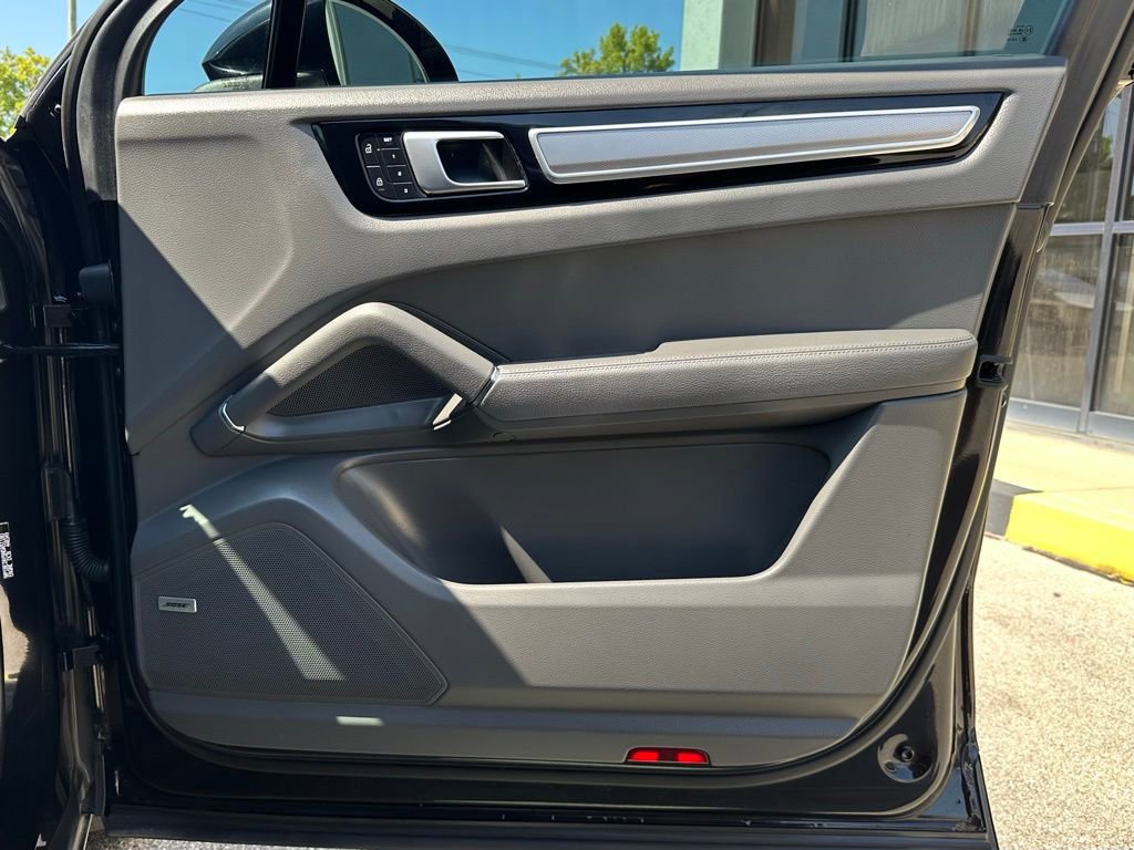 Used 2022 Porsche Cayenne E-Hybrid Coupe image 49