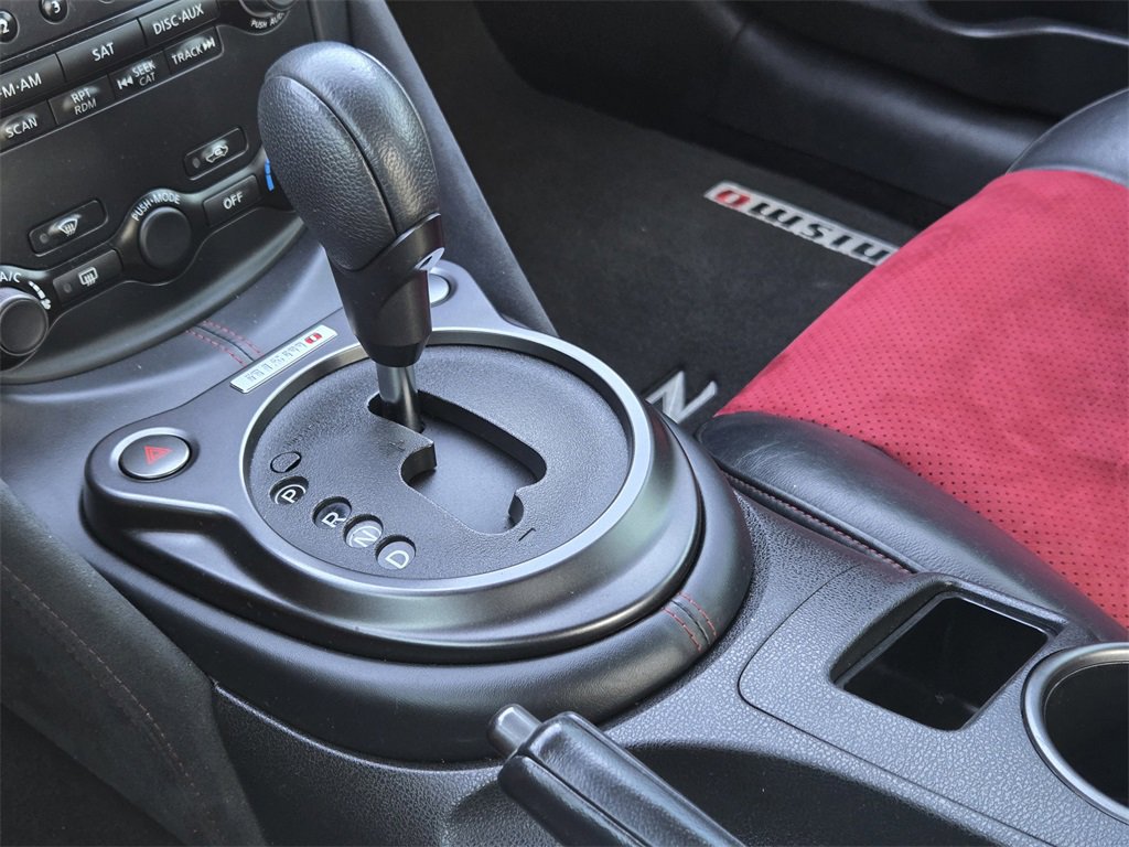 Used 2017 Nissan 370Z NISMO image 9