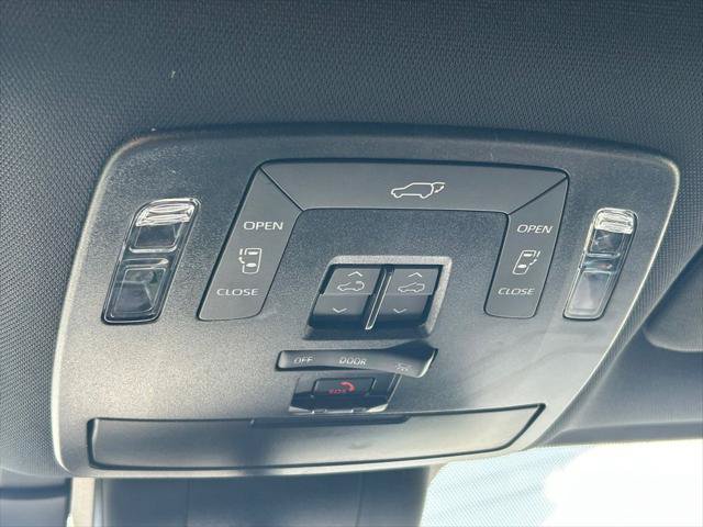 Certified 2025 Toyota Sienna XSE w/ XSE Premium Package AWD/4WD image 21