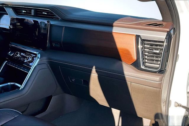 Used 2025 GMC Sierra 3500 Denali w/ Denali Reserve Package image 27