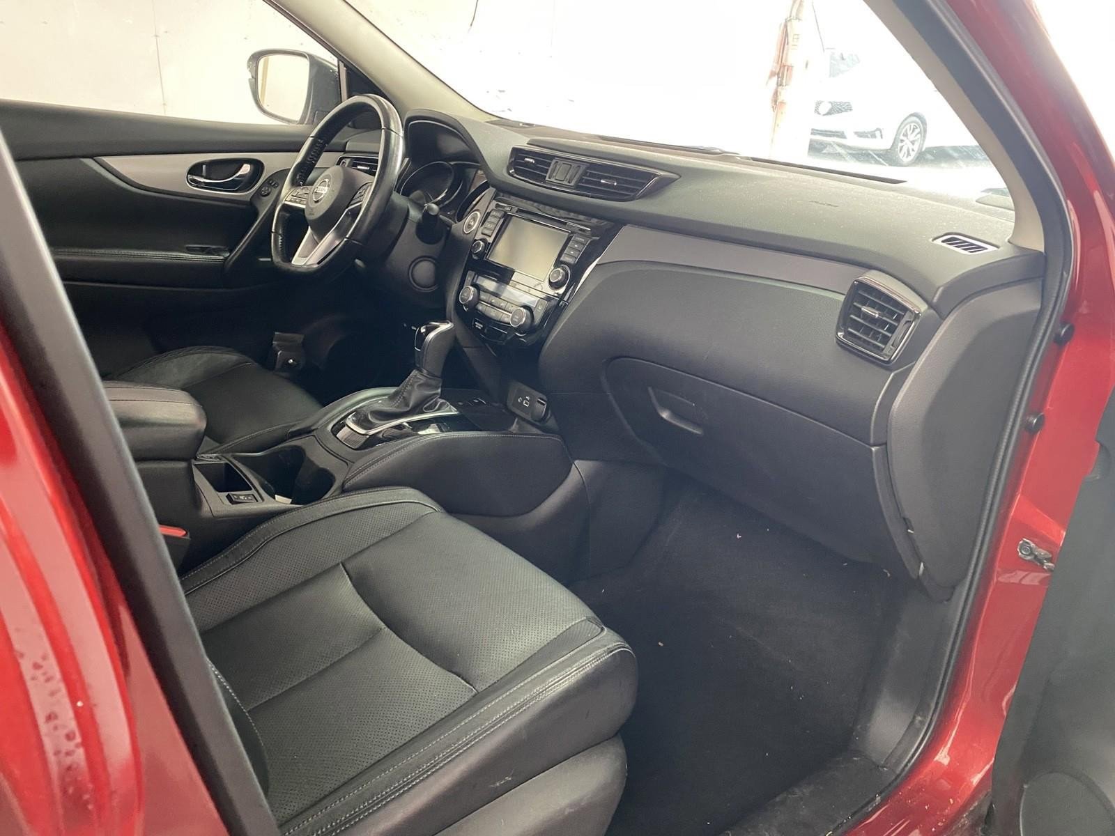 Used 2020 Nissan Rogue Sport SL image 8