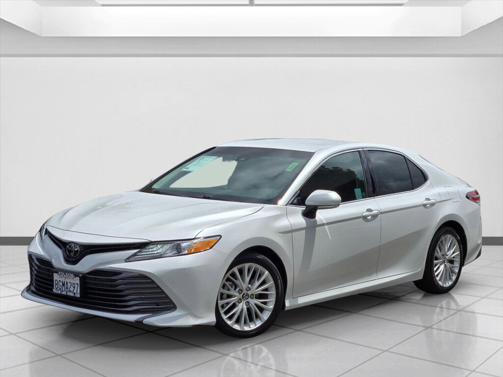 Used 2018 Toyota Camry XLE FWD image 9