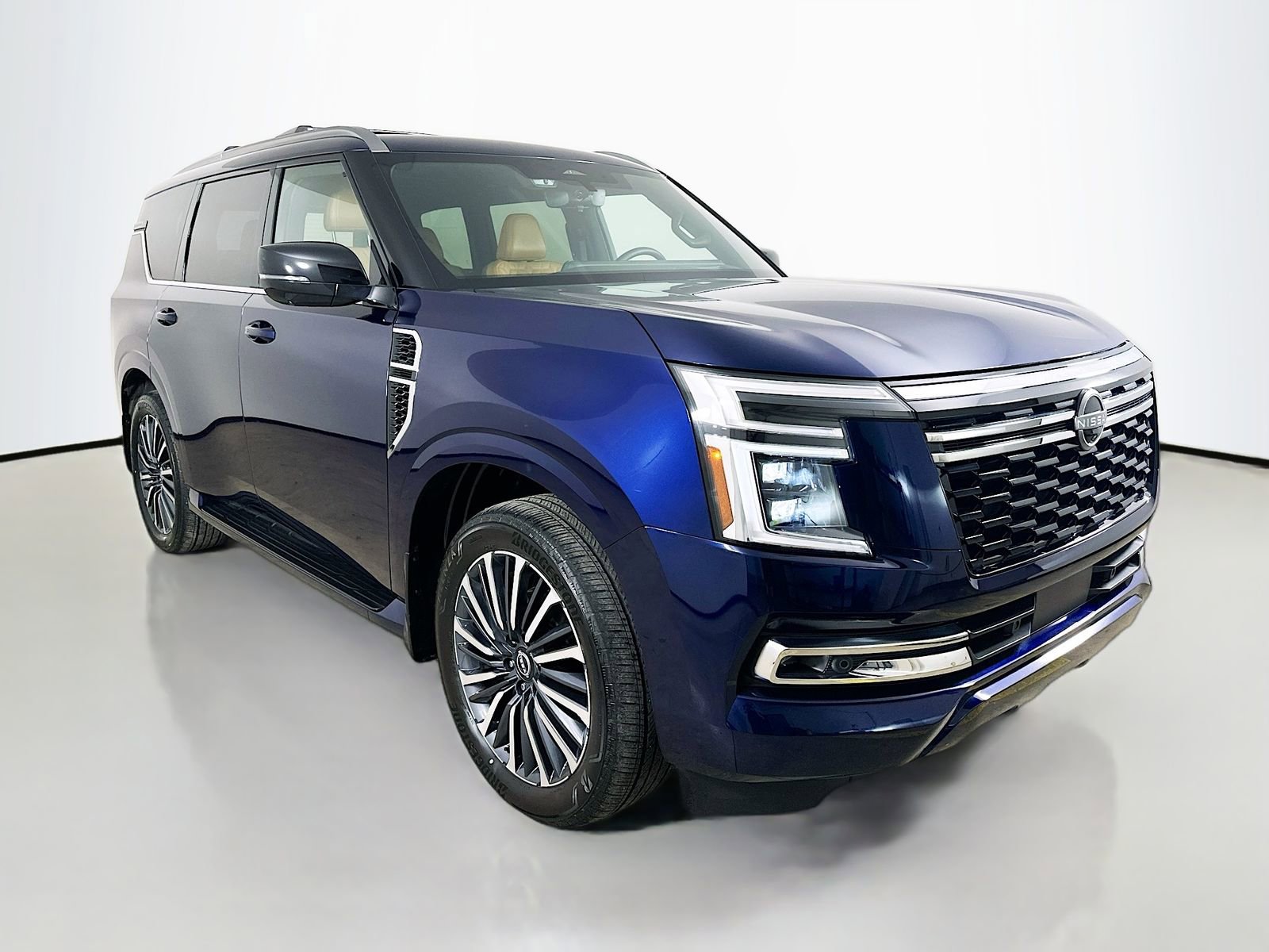 Used 2025 Nissan Armada Platinum Reserve AWD/4WD image 3