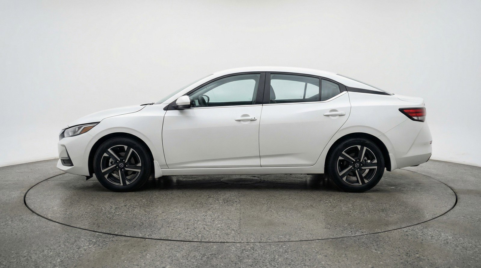Used 2025 Nissan Sentra SV FWD image 5