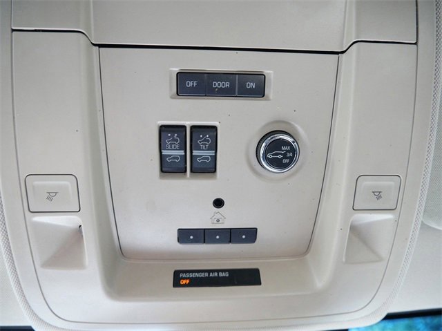 Used 2017 Chevrolet Suburban LT image 24