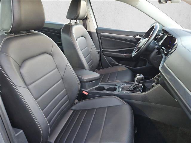 Used 2024 Volkswagen Jetta SE FWD image 19