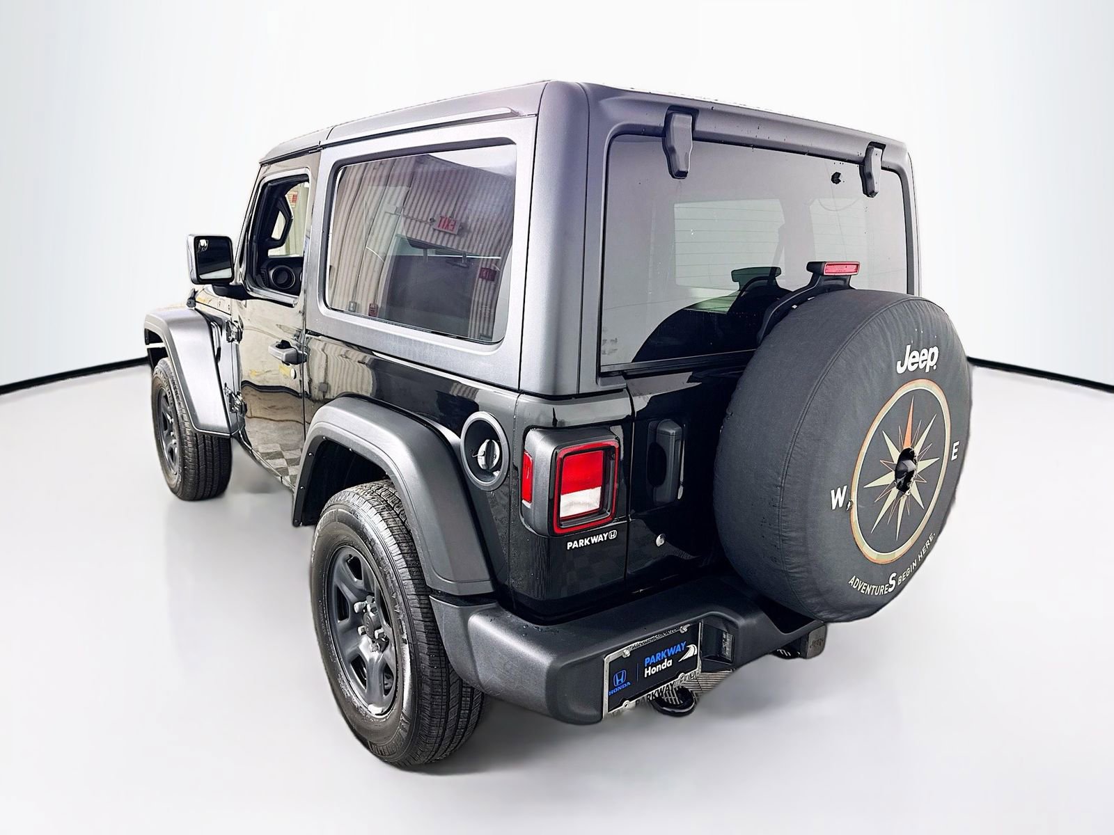 Used 2022 Jeep Wrangler Sport image 5