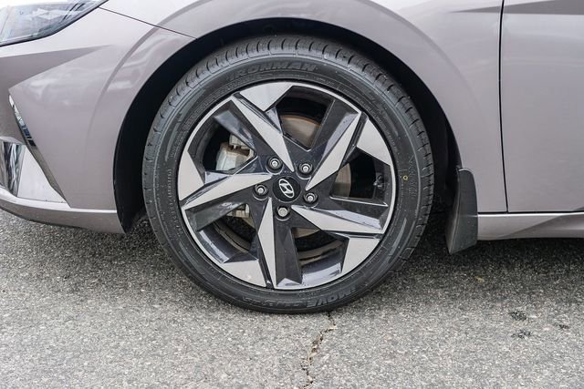 Certified 2023 Hyundai Elantra Limited FWD image 10