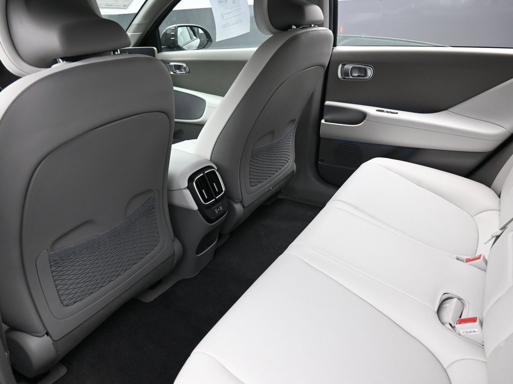 Used 2023 Hyundai Ioniq 6 SEL image 30