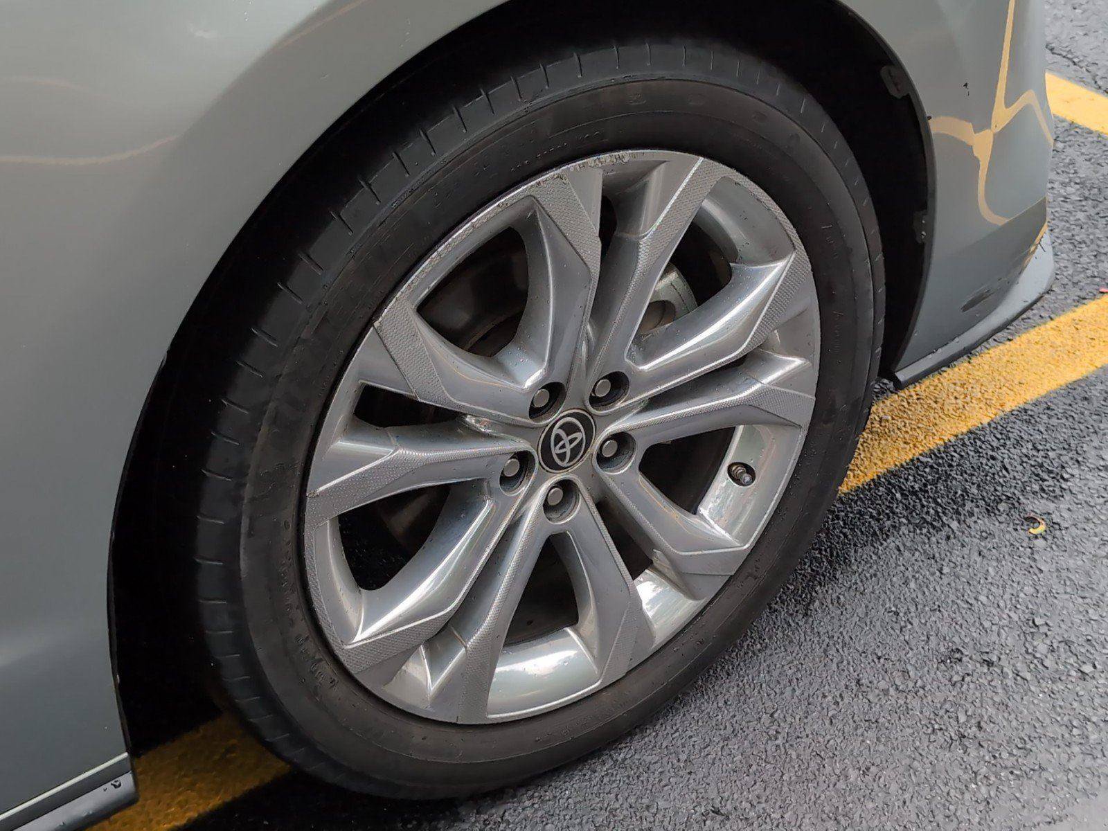 Used 2021 Toyota Sienna Platinum FWD image 35