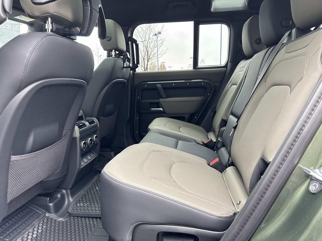 New 2026 Land Rover Defender 110 X-Dynamic SE image 13