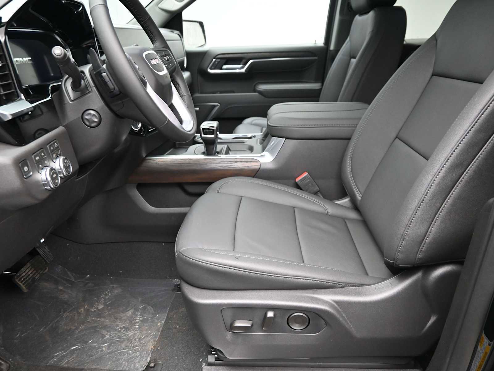 New 2026 GMC Sierra 1500 SLT image 10