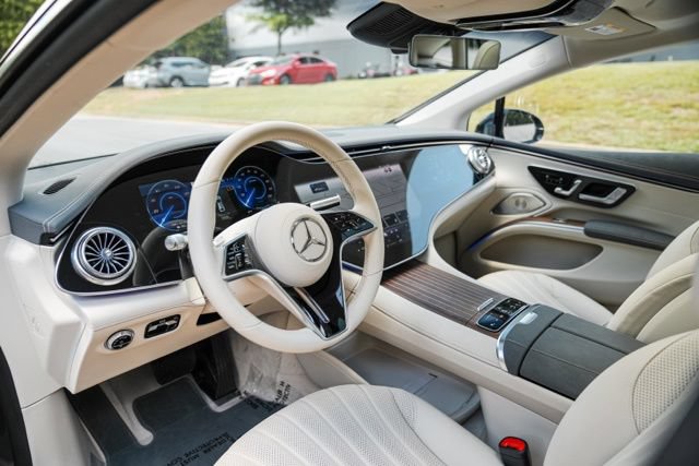 Used 2023 Mercedes-Benz EQS 580 4MATIC Sedan image 28