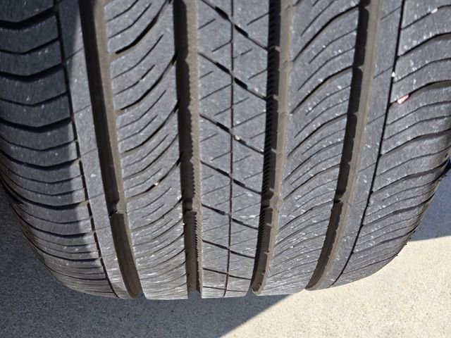 Used 2024 Cadillac XT4 Luxury w/ Cold Weather Package FWD image 13