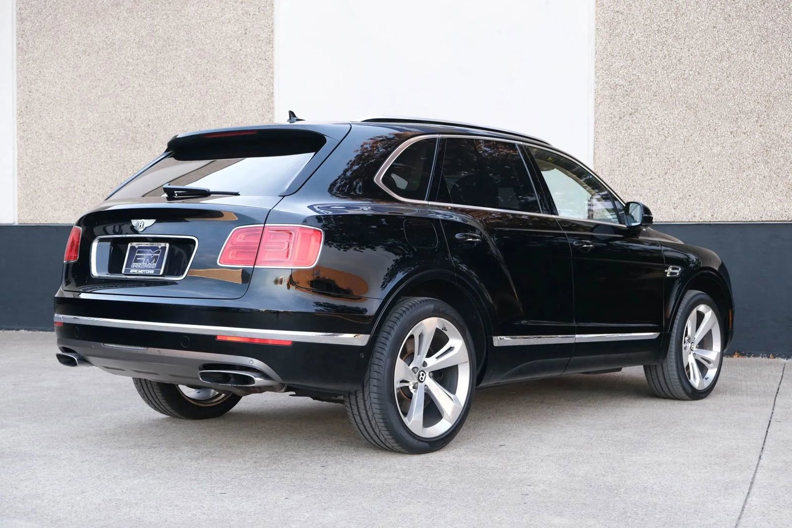 Used 2018 Bentley Bentayga image 15