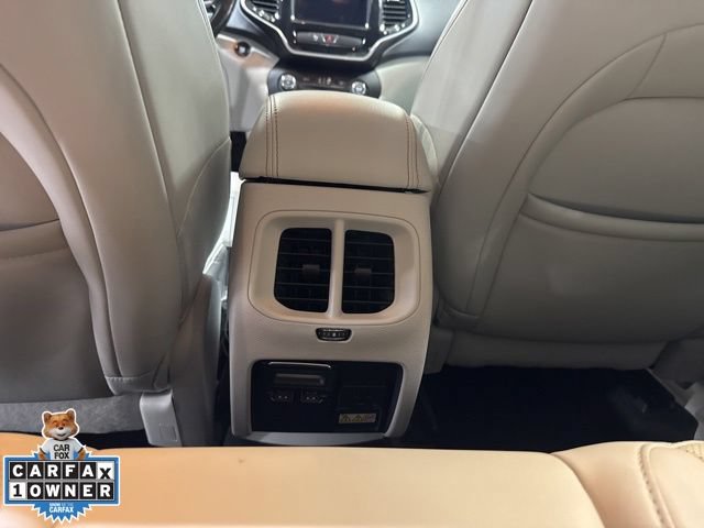 Used 2020 Jeep Cherokee Limited AWD/4WD image 31