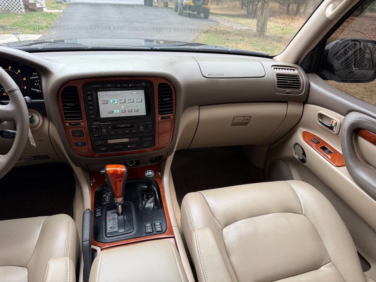 Used 2002 Lexus LX 470 Base 4WD 4dr SUV image 88