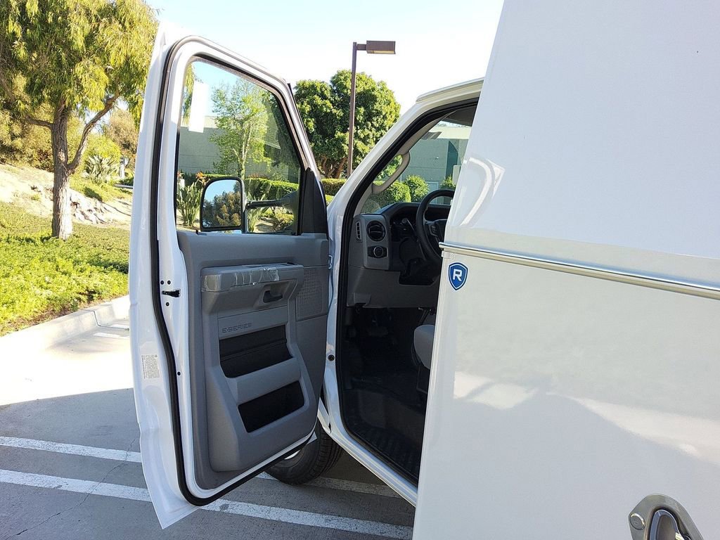 New 2026 Ford E-350 and Econoline 350 Super Duty w/ Power Equipment Group RWD image 5