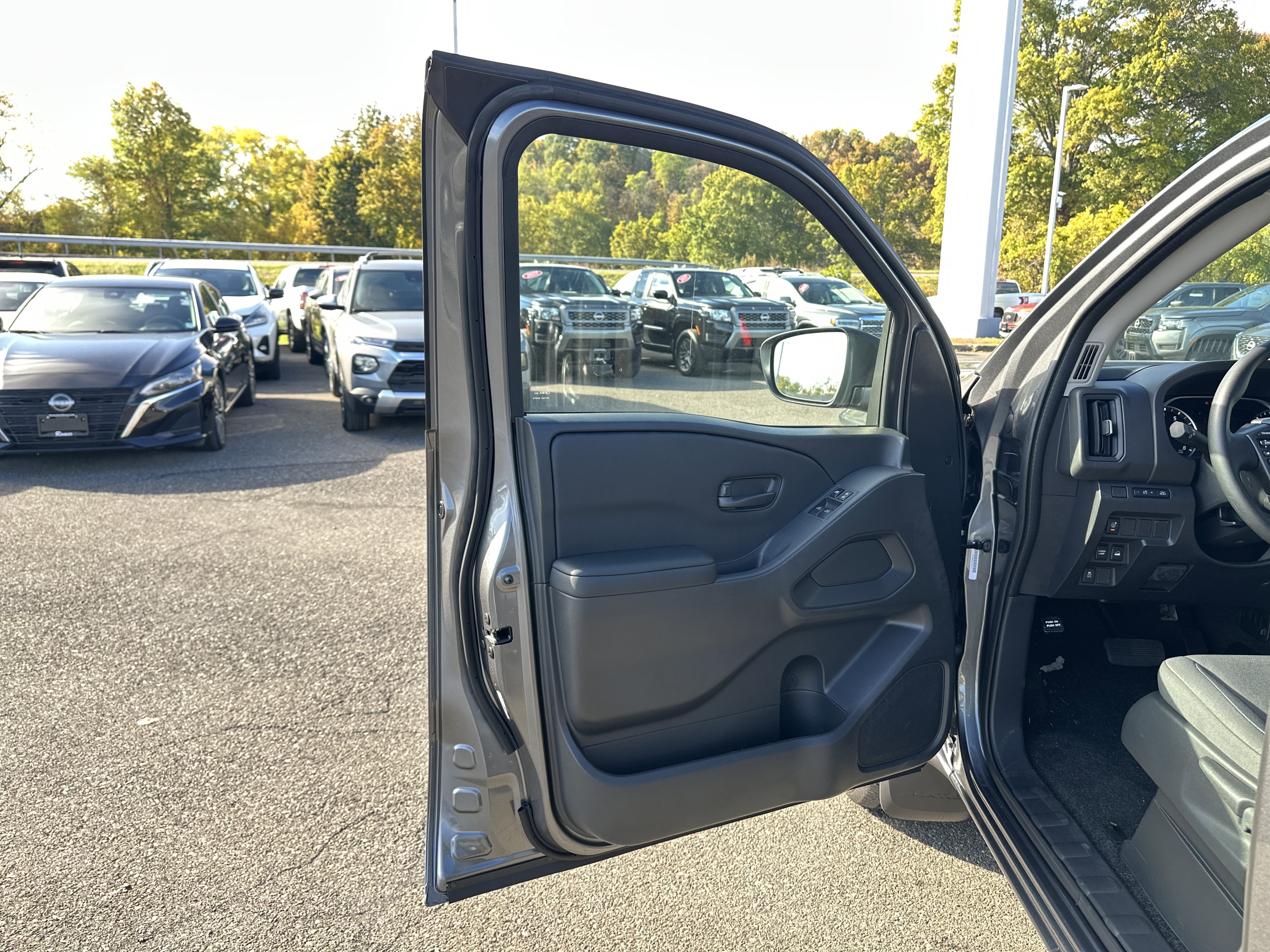 New 2026 Nissan Frontier S image 10