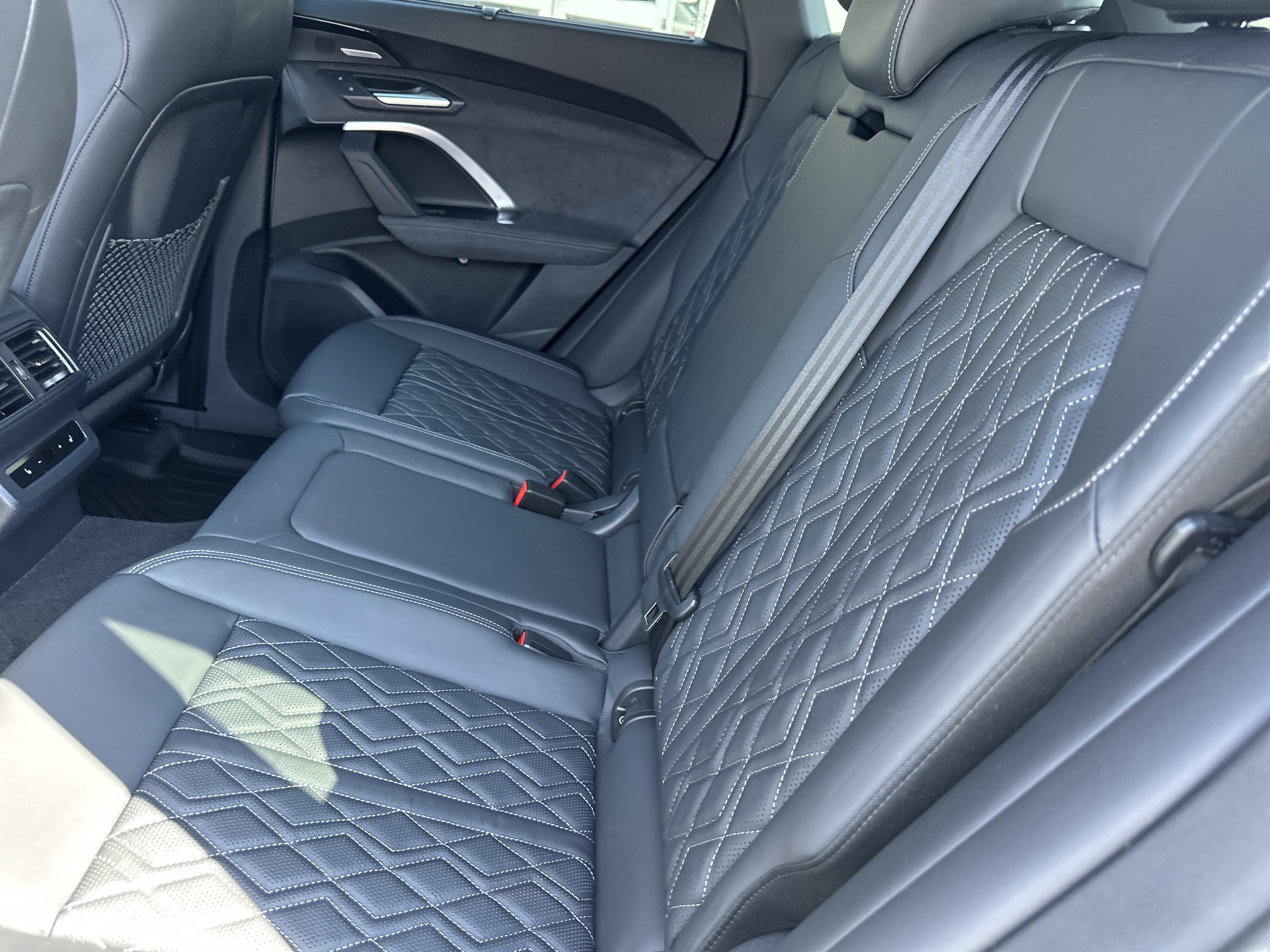 Used 2025 Audi SQ5 Prestige AWD/4WD image 12