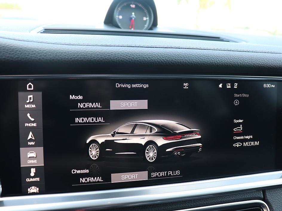 Used 2017 Porsche Panamera 4 image 30