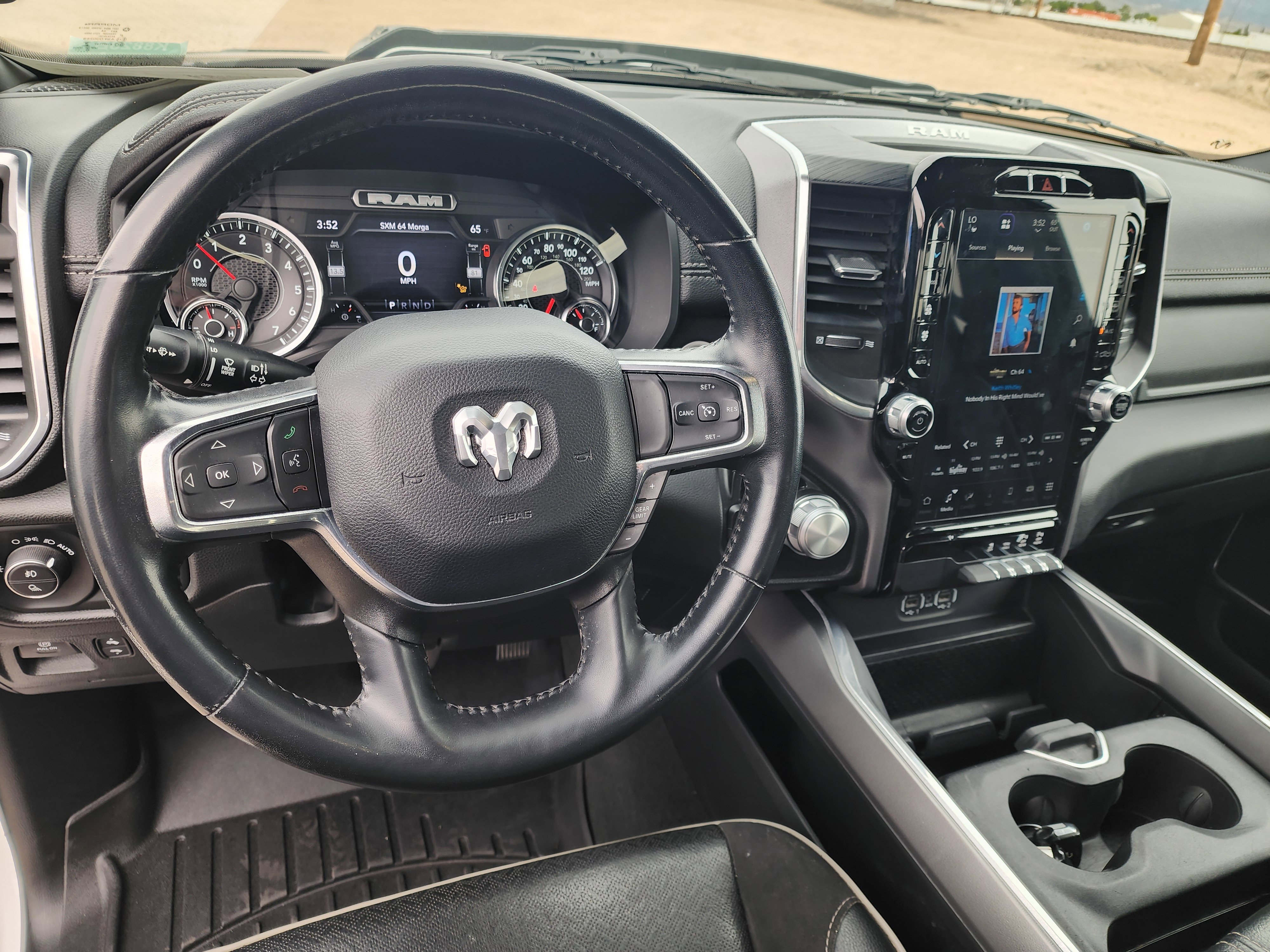 Used 2023 RAM 1500 Laramie AWD/4WD image 2