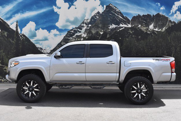 Used 2016 Toyota Tacoma TRD Sport w/ Towing Package AWD/4WD image 7