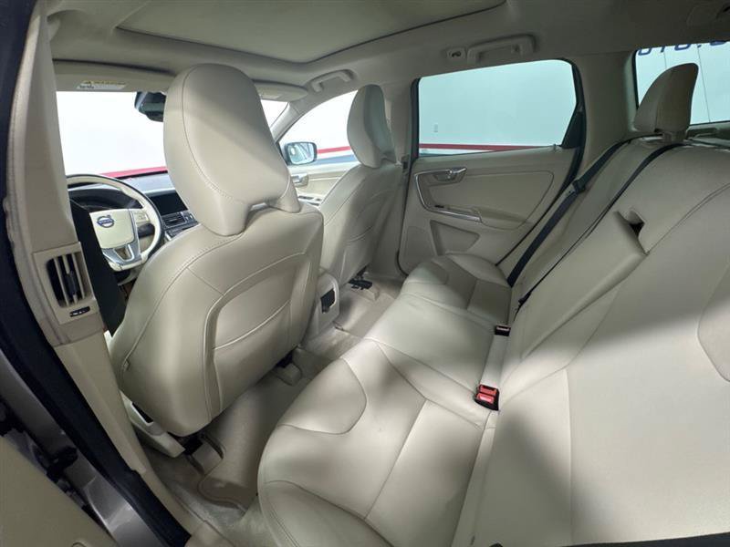 Used 2016 Volvo XC60 T5 Premier FWD image 16