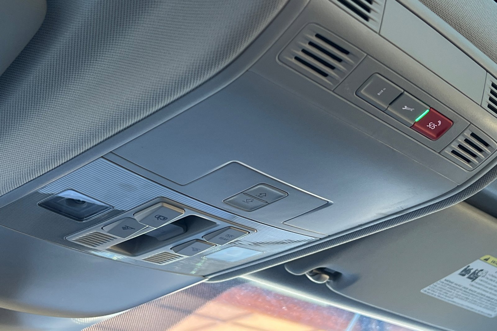 Used 2024 Volkswagen Taos SE image 24