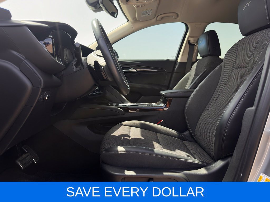 Used 2023 Buick Envision Preferred w/ Sport Touring Package AWD/4WD image 10
