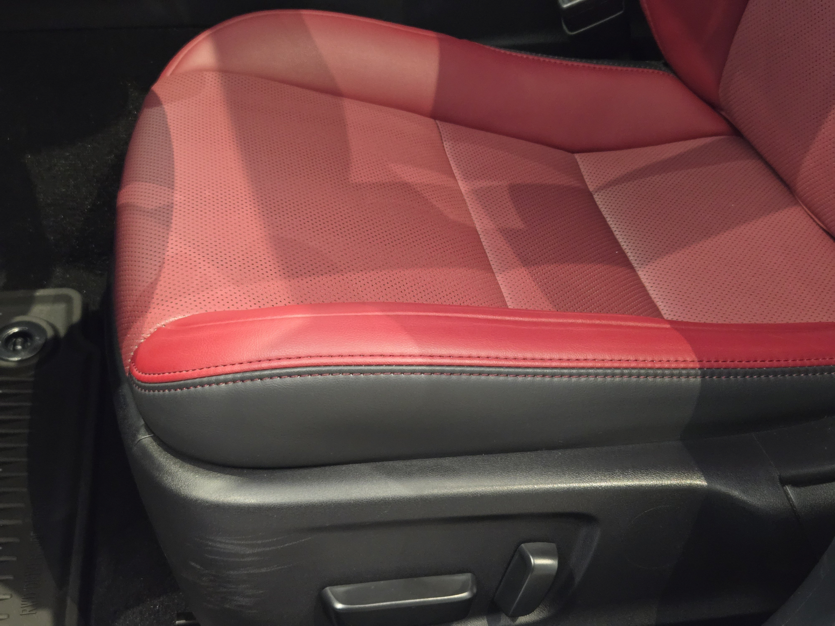 Certified 2025 Lexus IS 300 F Sport w/ Navigation Package RWD image 18