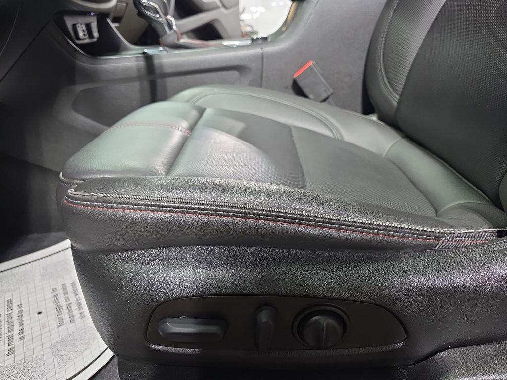 Used 2023 Chevrolet Traverse RS w/ LPO, Floor Liner Package image 32