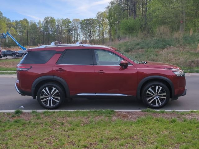 Used 2023 Nissan Pathfinder Platinum AWD/4WD image 14