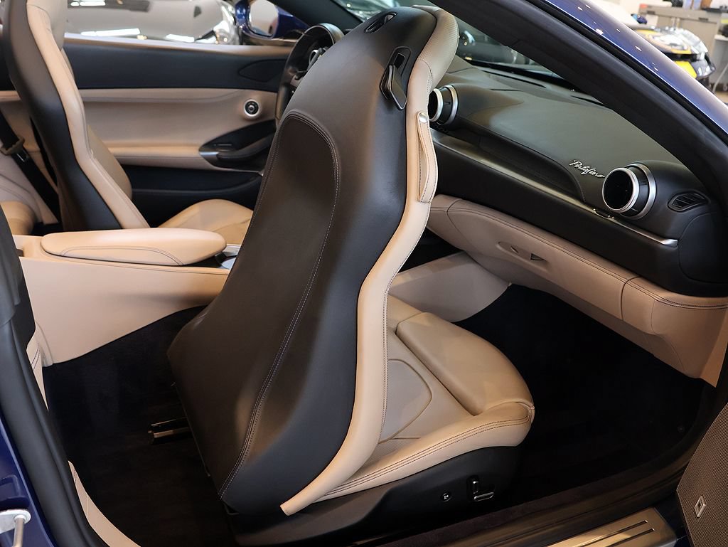 Certified 2019 Ferrari Portofino RWD image 39