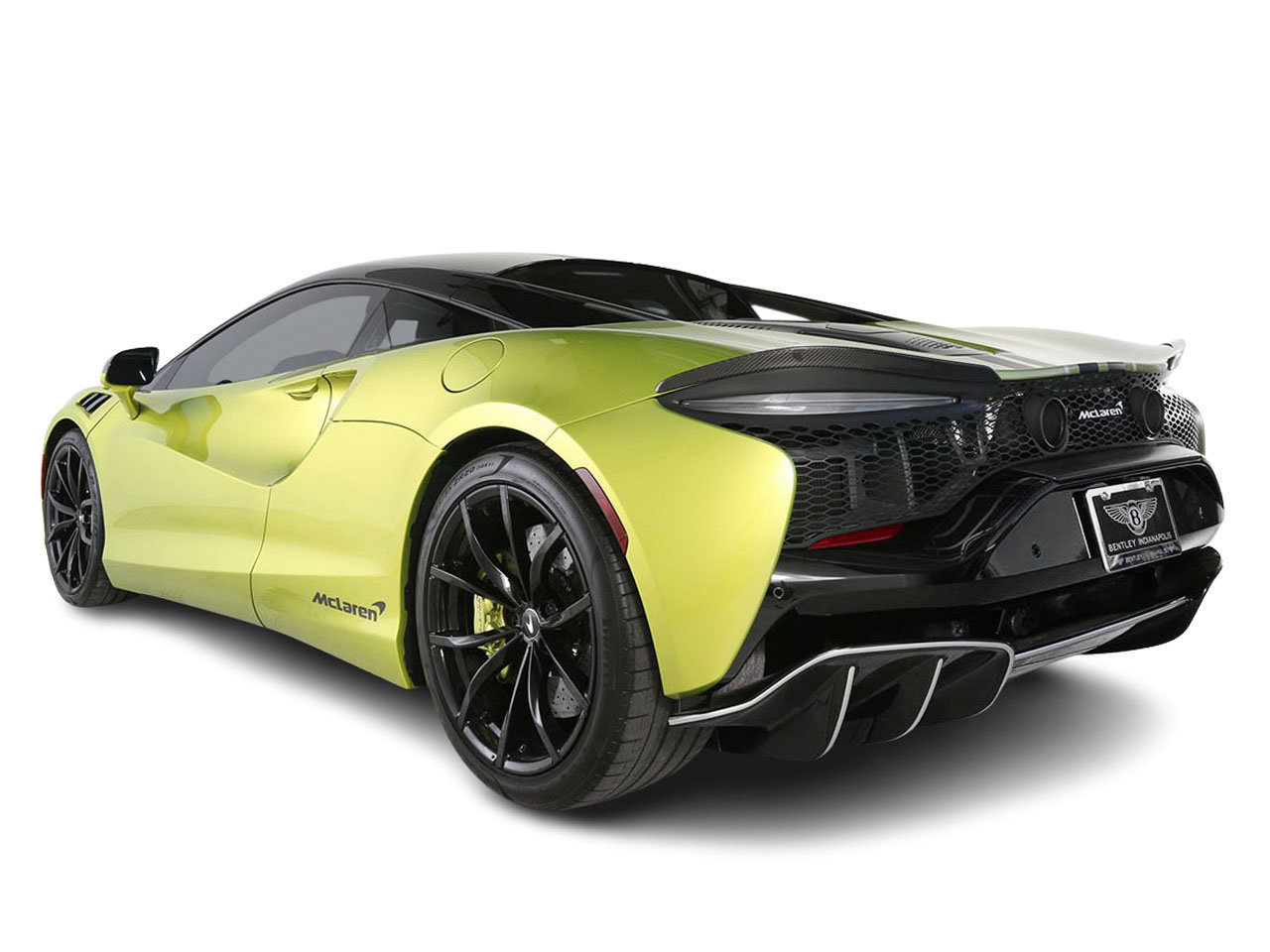 Used 2023 McLaren Artura RWD image 3