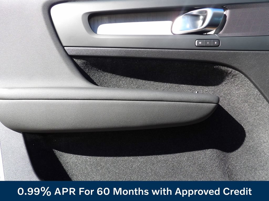 New 2026 Volvo XC40 B4 Core w/ Climate Package FWD image 10