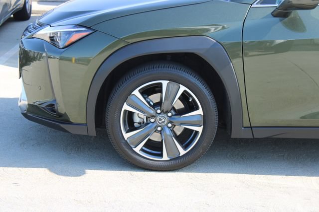 Certified 2024 Lexus UX 250h FWD image 4