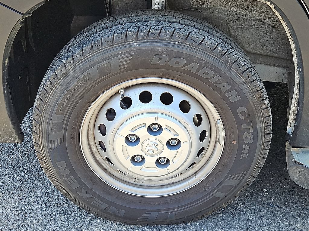 Used 2025 RAM ProMaster 2500 w/ U-Haul Equipment Group FWD image 33