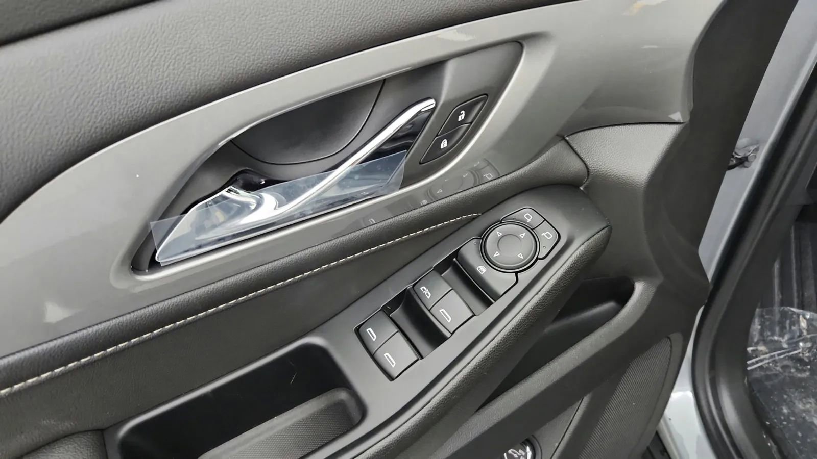 Used 2023 Chevrolet Traverse LT image 39