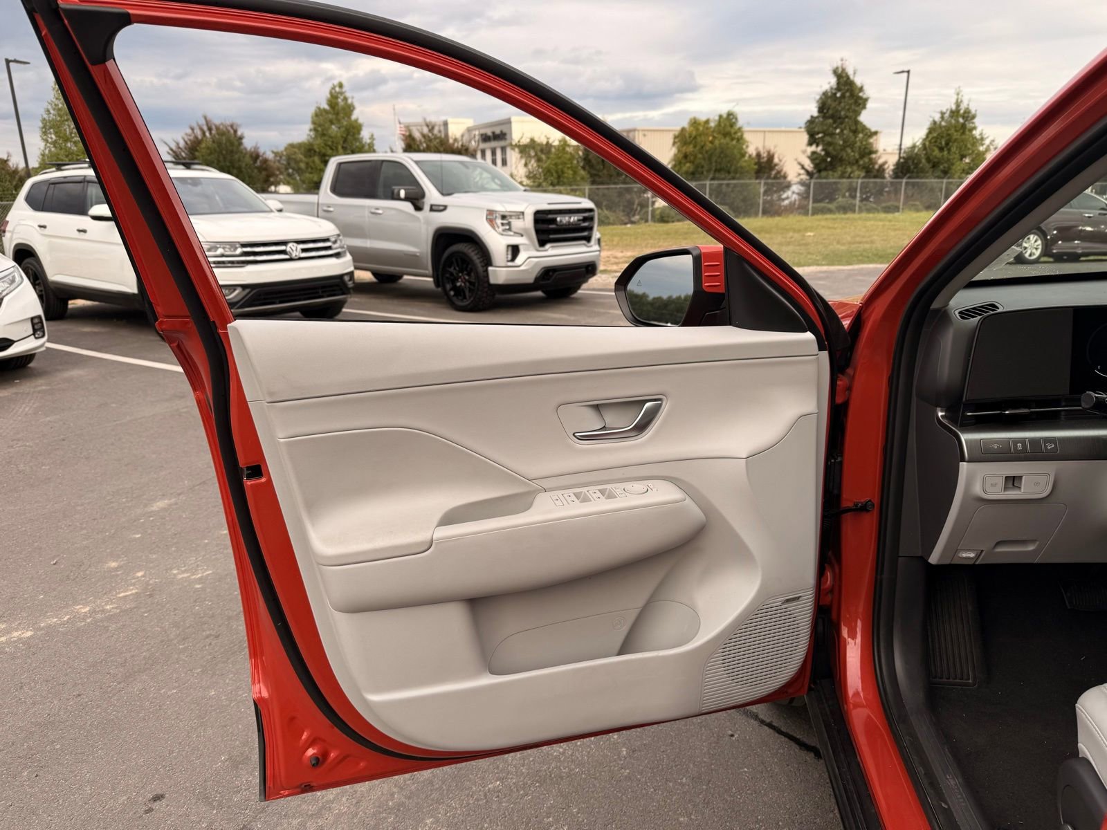 Used 2024 Hyundai Kona Limited image 10