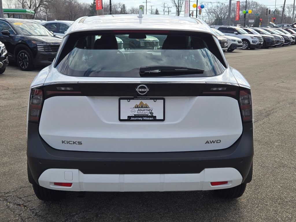 Used 2025 Nissan Kicks S AWD/4WD image 9