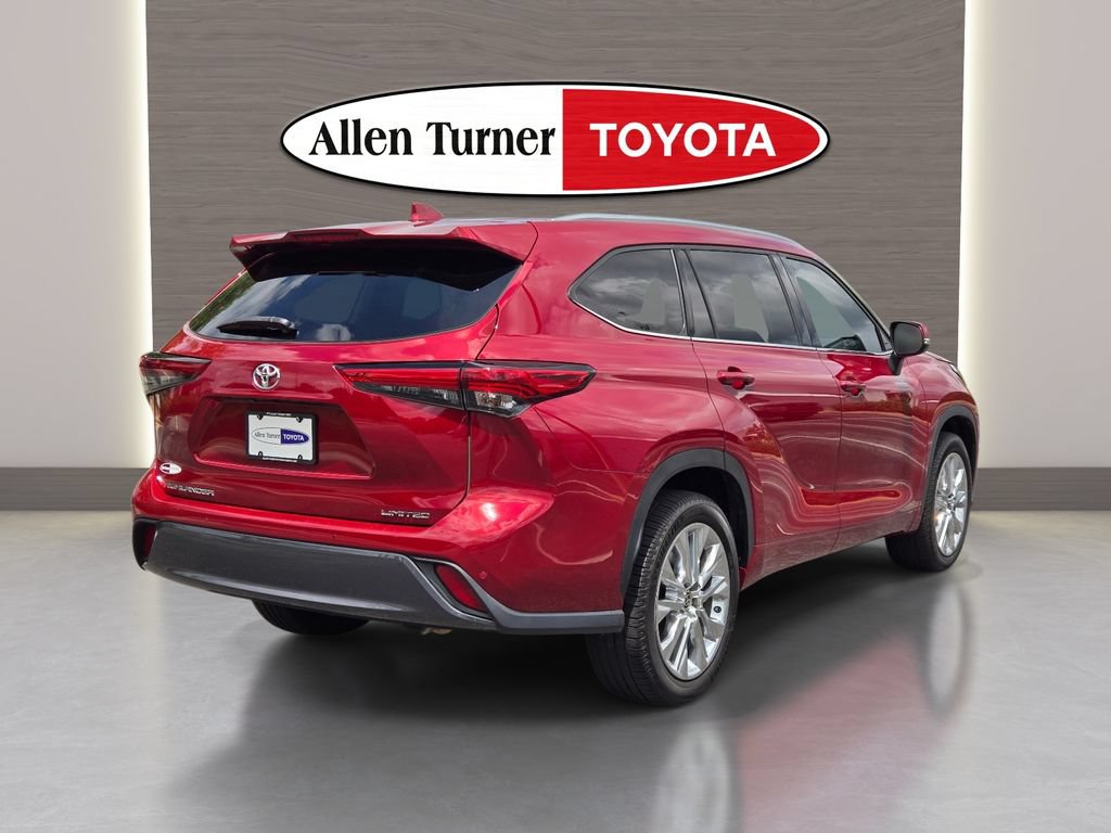 Used 2023 Toyota Highlander Limited FWD image 6