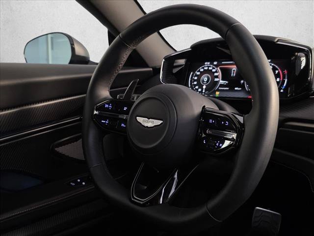 Used 2025 Aston Martin Vanquish RWD image 20